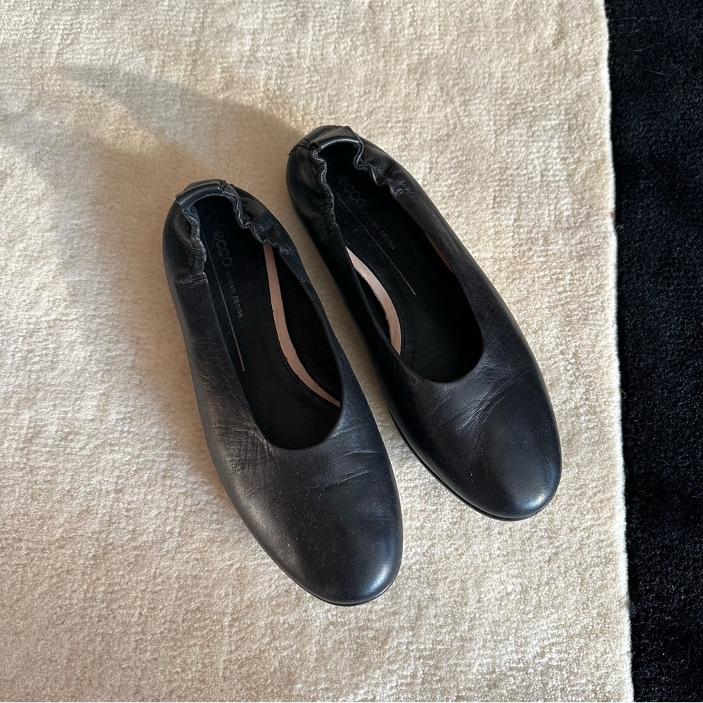 Like New Ecco Anine Classic Ballet Flats